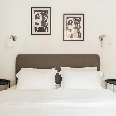 Yestayhomes Two Bedroom Tsakalof Apartment *