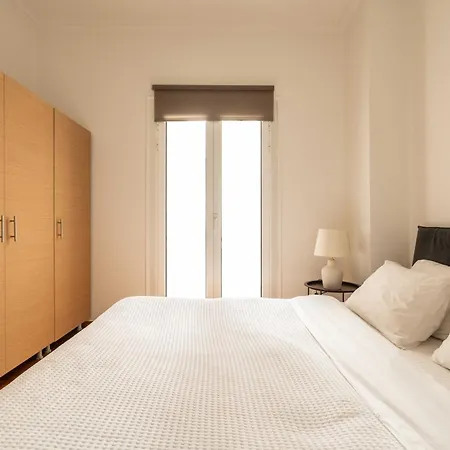 Yestayhomes Two Bedroom Tsakalof Apartment *