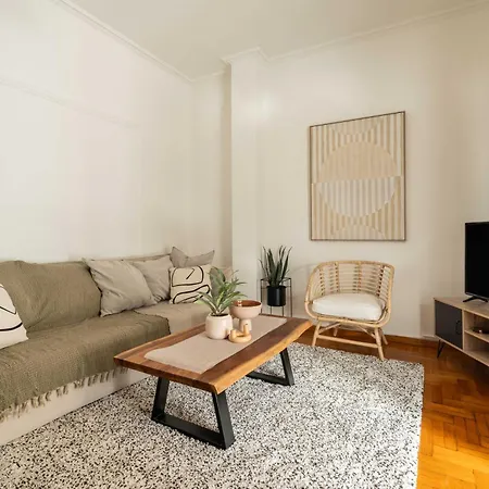Yestayhomes Two Bedroom Tsakalof Apartment Athen